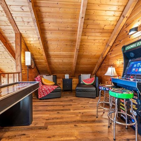 Barenberg Cabin - Secluded Unobstructed Panoramic Smoky Mountains View With Two Master Suites, Loft Game Room, And Hot Tub 개틀린버그 외부 사진
