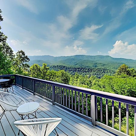 Barenberg Cabin - Secluded Unobstructed Panoramic Smoky Mountains View With Two Master Suites, Loft Game Room, And Hot Tub 개틀린버그 외부 사진