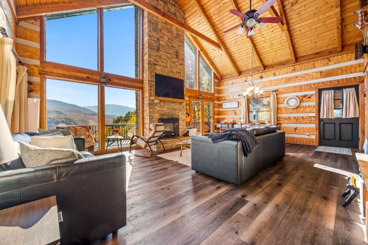 Barenberg Cabin - Secluded Unobstructed Panoramic Smoky Mountains View With Two Master Suites, Loft Game Room, And Hot Tub 개틀린버그 외부 사진
