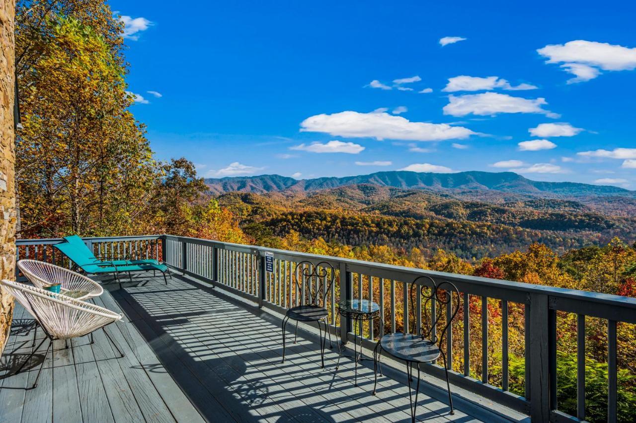 Barenberg Cabin - Secluded Unobstructed Panoramic Smoky Mountains View With Two Master Suites, Loft Game Room, And Hot Tub 개틀린버그 외부 사진