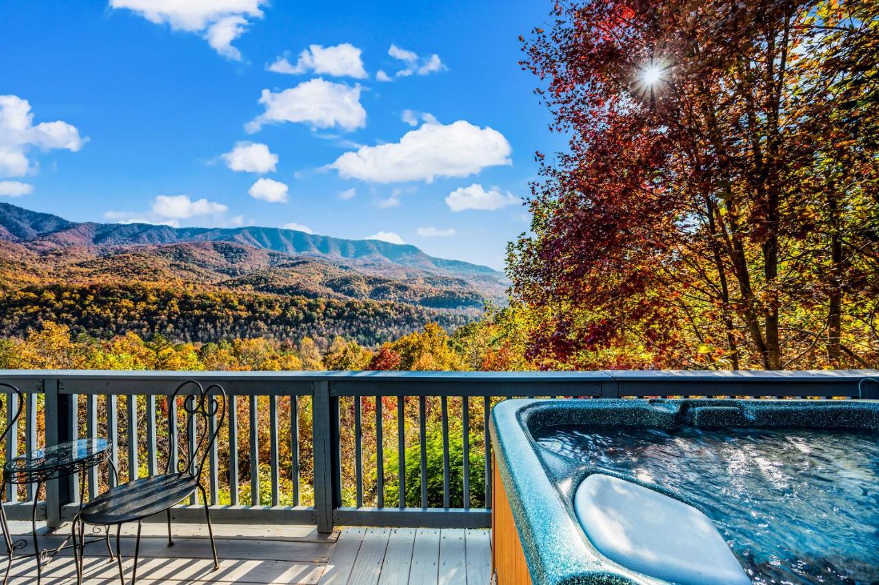 Barenberg Cabin - Secluded Unobstructed Panoramic Smoky Mountains View With Two Master Suites, Loft Game Room, And Hot Tub 개틀린버그 외부 사진