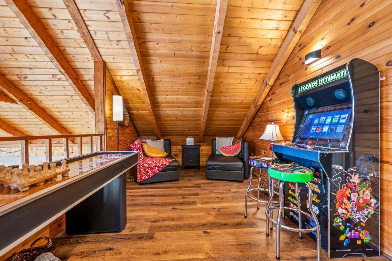 Barenberg Cabin - Secluded Unobstructed Panoramic Smoky Mountains View With Two Master Suites, Loft Game Room, And Hot Tub 개틀린버그 외부 사진