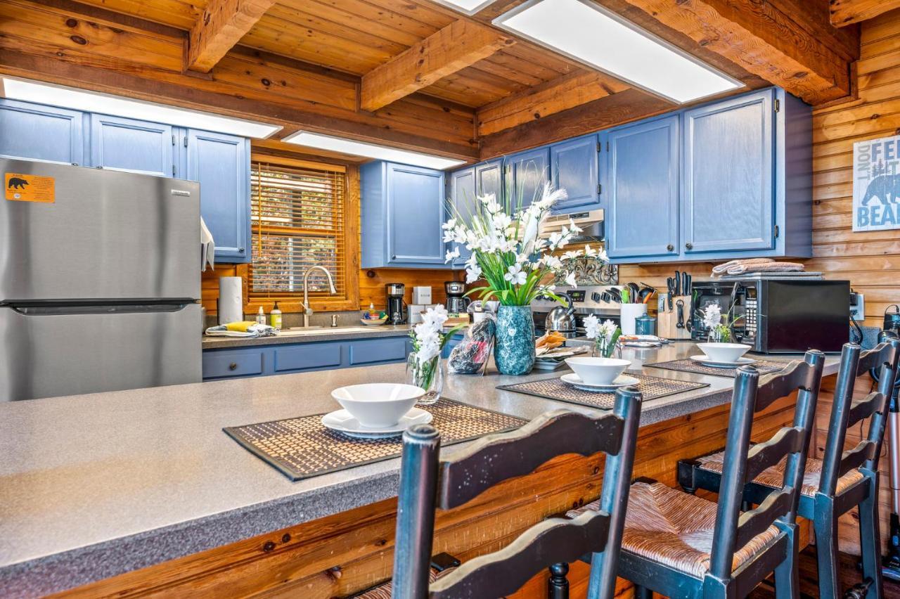 Barenberg Cabin - Secluded Unobstructed Panoramic Smoky Mountains View With Two Master Suites, Loft Game Room, And Hot Tub 개틀린버그 외부 사진