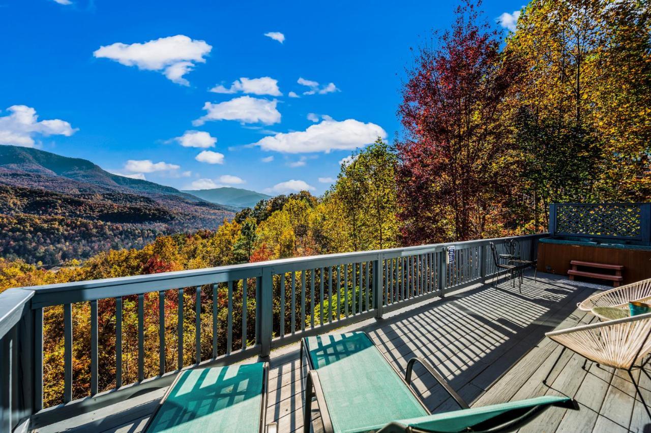 Barenberg Cabin - Secluded Unobstructed Panoramic Smoky Mountains View With Two Master Suites, Loft Game Room, And Hot Tub 개틀린버그 외부 사진
