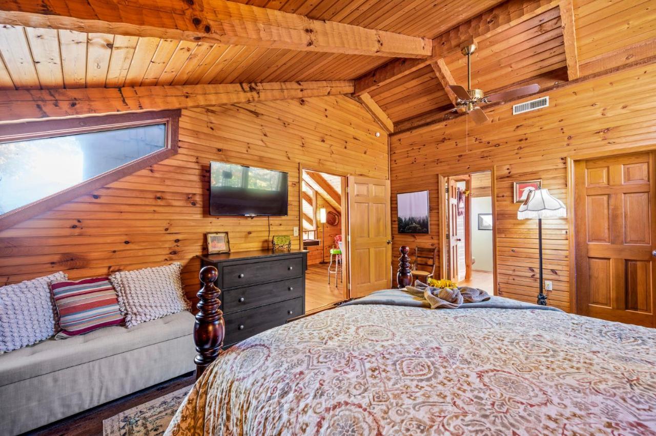 Barenberg Cabin - Secluded Unobstructed Panoramic Smoky Mountains View With Two Master Suites, Loft Game Room, And Hot Tub 개틀린버그 외부 사진
