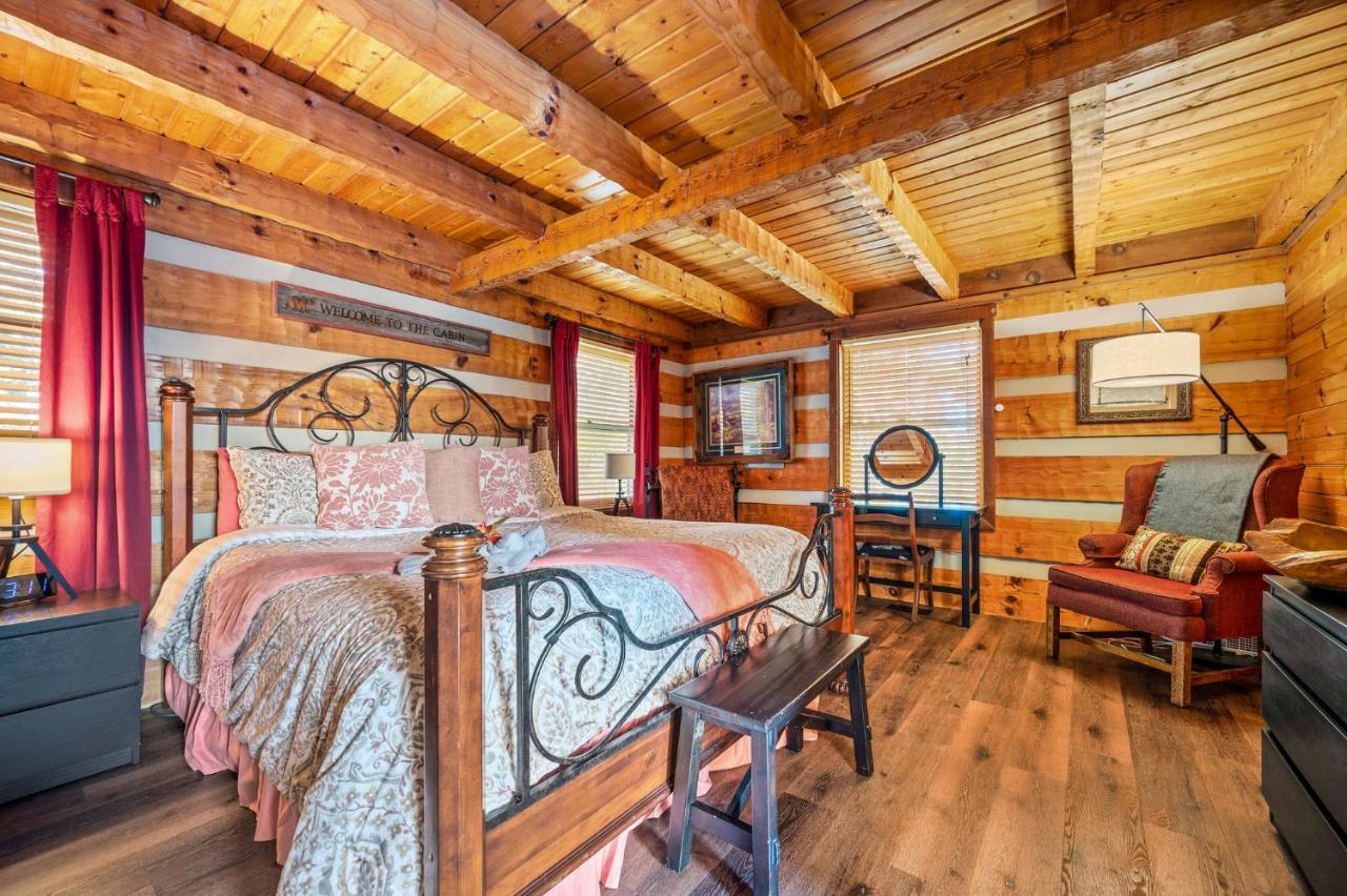 Barenberg Cabin - Secluded Unobstructed Panoramic Smoky Mountains View With Two Master Suites, Loft Game Room, And Hot Tub 개틀린버그 외부 사진