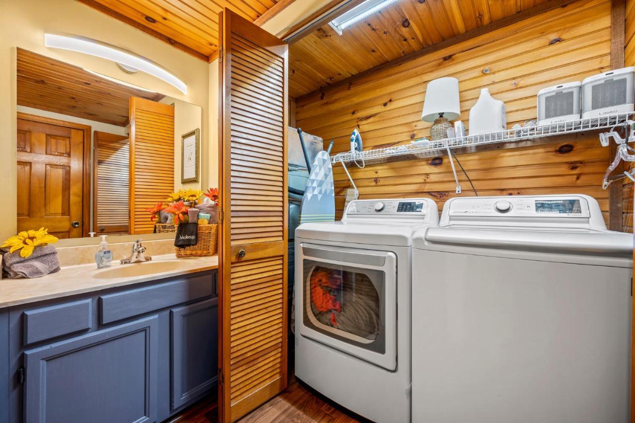 Barenberg Cabin - Secluded Unobstructed Panoramic Smoky Mountains View With Two Master Suites, Loft Game Room, And Hot Tub 개틀린버그 외부 사진