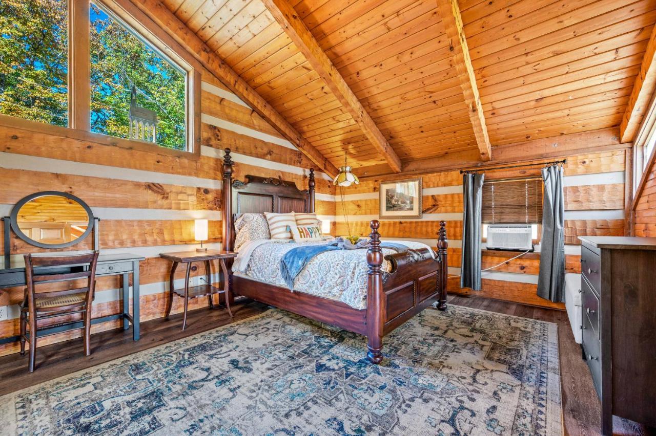 Barenberg Cabin - Secluded Unobstructed Panoramic Smoky Mountains View With Two Master Suites, Loft Game Room, And Hot Tub 개틀린버그 외부 사진