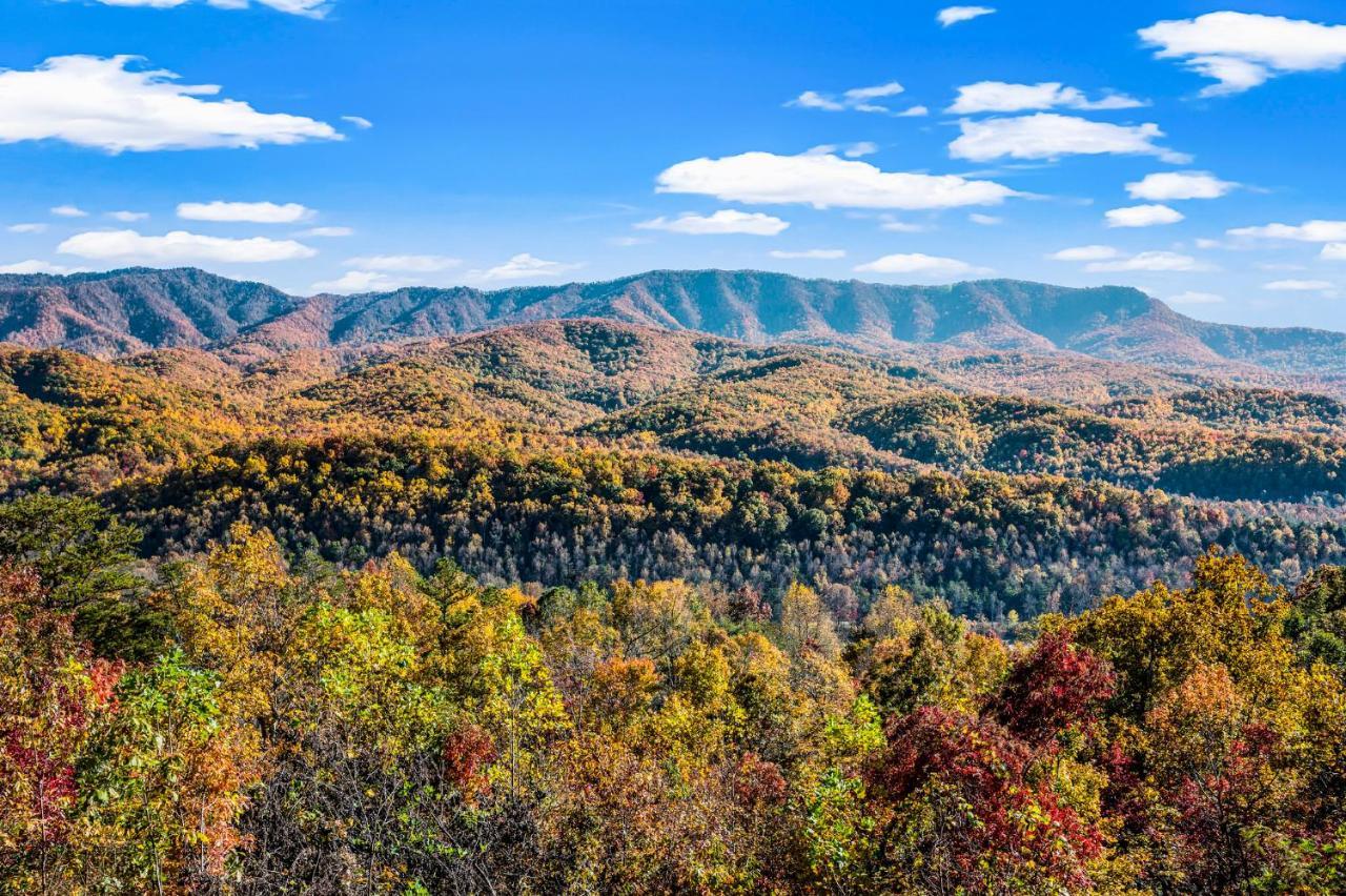 Barenberg Cabin - Secluded Unobstructed Panoramic Smoky Mountains View With Two Master Suites, Loft Game Room, And Hot Tub 개틀린버그 외부 사진