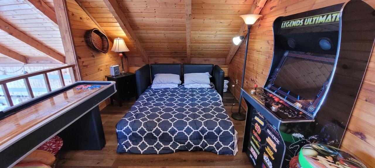 Barenberg Cabin - Secluded Unobstructed Panoramic Smoky Mountains View With Two Master Suites, Loft Game Room, And Hot Tub 개틀린버그 외부 사진